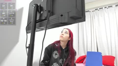 Snapshot of sarenlux chatting on 10.24.25 Baby Saren online show from 10.24.25