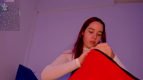 Snapshot of sarenlux chatting on 11.23.25 Baby Saren online show from 11.23.25