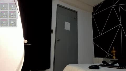 Snapshot of sarenlux chatting on 12.16.25 Baby Saren online show from 12.16.25