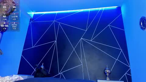 Snapshot of sarenlux chatting on 12.17.25 Baby Saren online show from 12.17.25