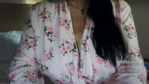 Snapshot of saretta46 chatting on 04.27.26 Sara online show from 04.27.26