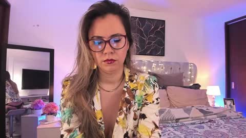 Snapshot of sarhamccormick chatting on 01.16.25 sarha online show from 01.16.25