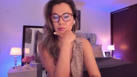 Snapshot of sarhamccormick chatting on 09.21.25 sarha online show from 09.21.25