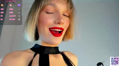 Your Selena 3 online show from 10.30.25