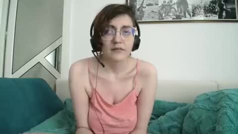 sarraboots online show from 04.10.26