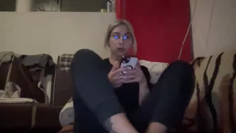 Sarrah online show from 01.05.25