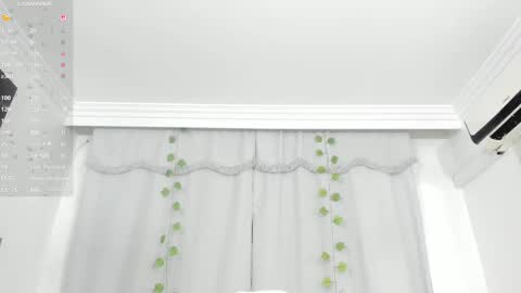 Snapshot of sary_rousse chatting on 10.11.25 Sary Rousse online show from 10.11.25