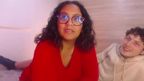 Snapshot of sasahsalomefon chatting on 07.25.26 Sasha Y Felipe online show from 07.25.26