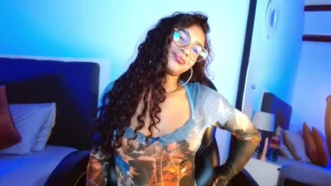 Snapshot of sasha_bowei chatting on 11.08.25 sasha_bowei online show from 11.08.25