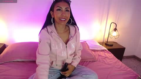 Snapshot of sasha_brattz chatting on 12.03.24 Sasha Brattz online show from 12.03.24