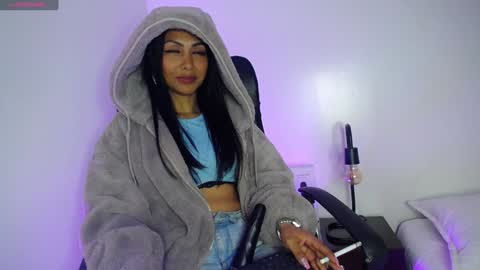 Snapshot of sasha_brattz chatting on 12.31.24 Sasha Brattz online show from 12.31.24