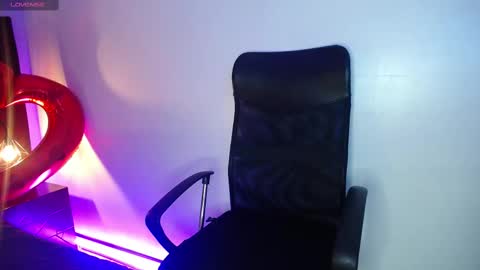 Snapshot of sasha_brattz chatting on 02.15.25 Sasha Brattz online show from 02.15.25