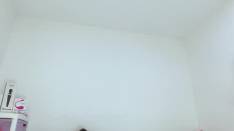 Sasha Creamy online show from 10.04.25