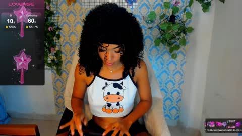 Snapshot of sasha_fox0 chatting on 01.08.25 emy online show from 01.08.25