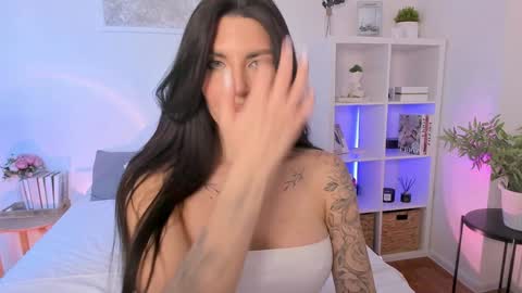 Snapshot of sasha_miro chatting on 01.17.25 Sasha Miro online show from 01.17.25