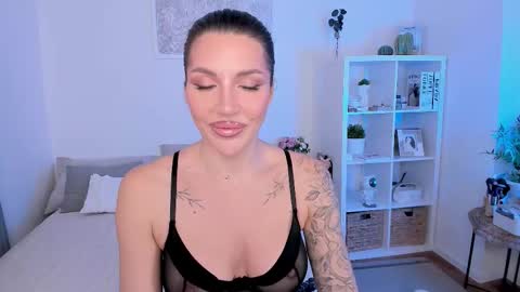 Snapshot of sasha_miro chatting on 11.06.25 Sasha Miro online show from 11.06.25