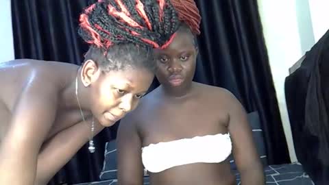 Snapshot of sasha_mollie chatting on 09.10.25 Sasha online show from 09.10.25