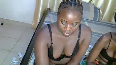 Snapshot of sasha_mollie chatting on 10.20.25 Sasha online show from 10.20.25