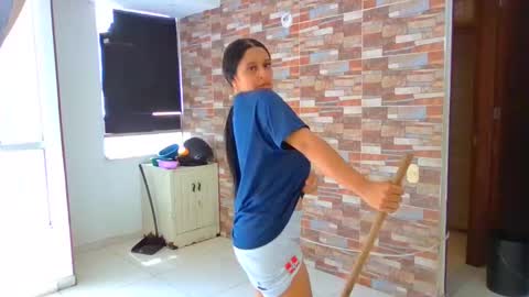 Snapshot of sasha_rose23 chatting on 10.15.25 Camila online show from 10.15.25