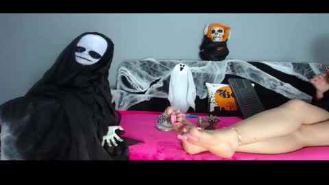 Snapshot of sasha_start chatting on 10.17.25 sasha start online show from 10.17.25