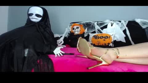 Snapshot of sasha_start chatting on 10.19.25 sasha start online show from 10.19.25