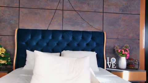 Snapshot of sashabelle_ chatting on 12.17.24 Sasha online show from 12.17.24