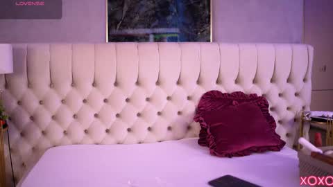 Snapshot of sashaferrera chatting on 10.25.25 Dennise online show from 10.25.25