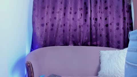 sashaheaven_ online show from 01.15.25