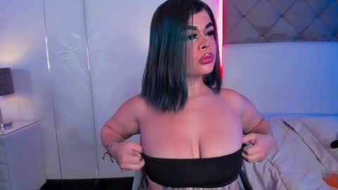 selene  online show from 02.05.25