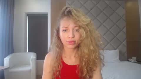 Sasha online show from 11.18.25