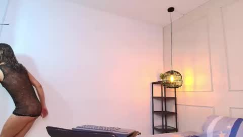 Sashavellor online show from 12.20.25