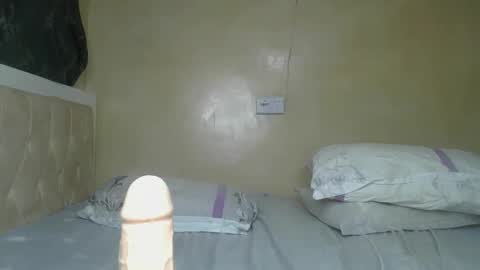 sassie_bee online show from 12.03.24