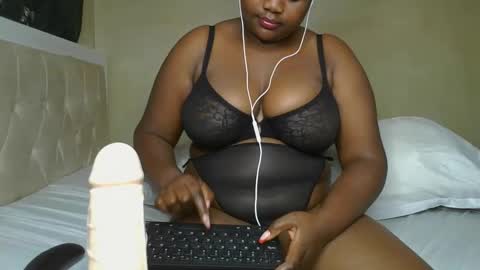 sassie_bee online show from 01.16.25