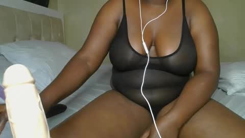 sassie_bee online show from 01.18.25