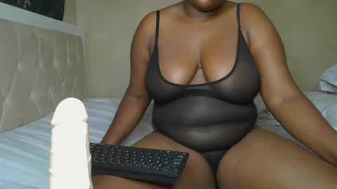 sassie_bee online show from 01.20.25
