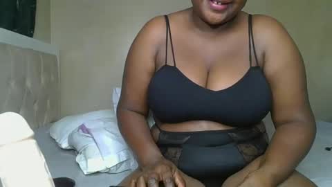 sassie_bee online show from 02.01.25