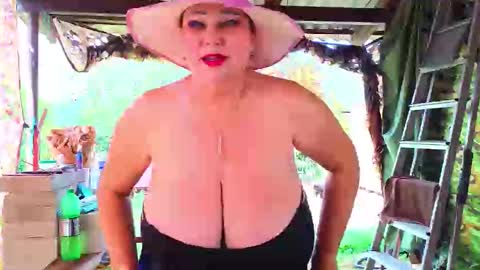 sassy_seasons online show from 09.10.25