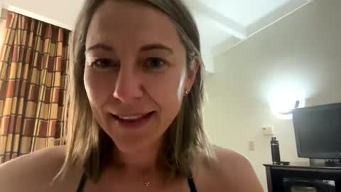 Sassyella online show from 12.06.24