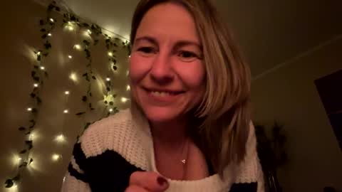 Sassyella online show from 12.15.24