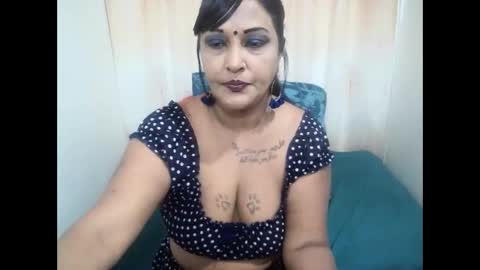 Snapshot of sassyindian00 chatting on 10.25.25 sassyindian00 online show from 10.25.25