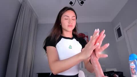 Snapshot of sassynova chatting on 10.16.25 Ksenya online show from 10.16.25