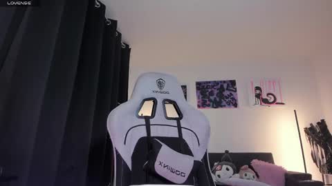    im expecting 300 thumbs up on my altar online show from 04.03.26