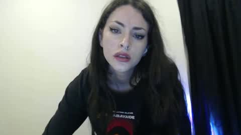 Snapshot of satansbabenia_v chatting on 03.01.25 Nia online show from 03.01.25