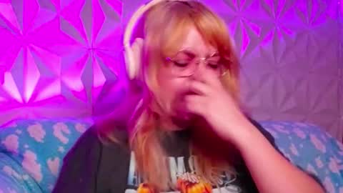 Snapshot of satyn_doll chatting on 10.12.25 Gina George online show from 10.12.25