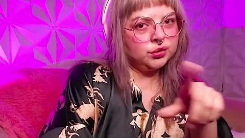 Snapshot of satyn_doll chatting on 11.16.25 Gina George online show from 11.16.25