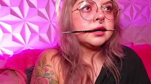 Gina George online show from 11.26.25