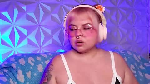 Gina George online show from 04.14.26