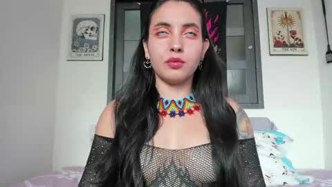 Snapshot of saucy_zaren chatting on 04.23.26 Zaren online show from 04.23.26
