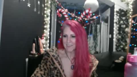 SaucySky online show from 12.11.24