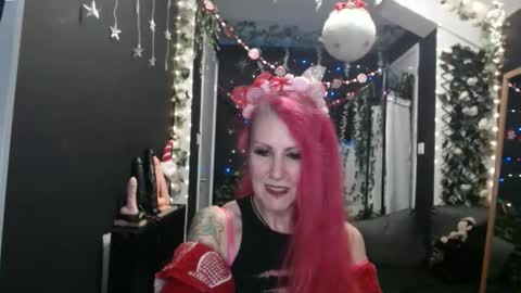 SaucySky online show from 12.12.24